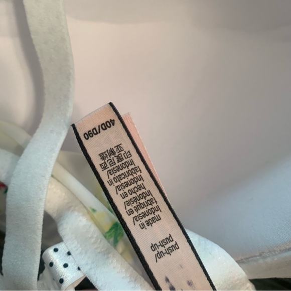 Victoria Secret Bundle 2 Bras Lace Perfect Shape Lemon Print Push Up - Picture 5 of 13